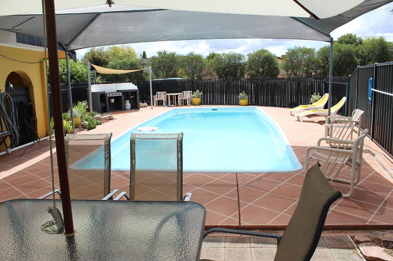 Twin Swans Motel Inverell Kültér fotó